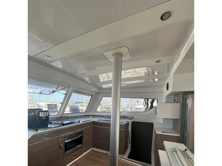 Bali Bali Catspace Voile charter bareboat or captained in  Hyères