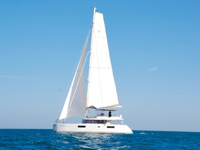 Catamaran rental in Olbia - Lagoon Lagoon 560