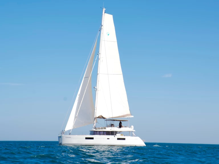 Catamaran rental in Olbia - Lagoon Lagoon 560
