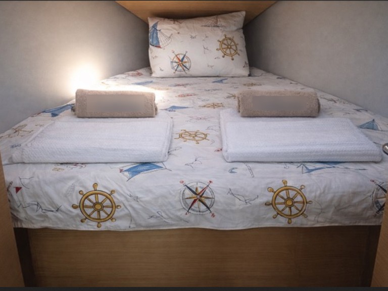 Bareboat Rental Sailboat Dufour with a boat licence