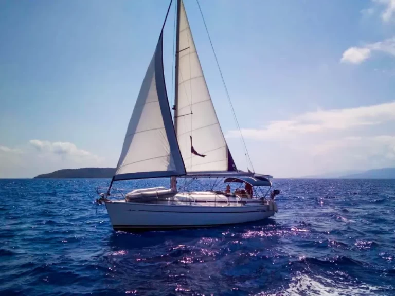 Yacht charter Nikiána cheap Bavaria 33 Cruiser