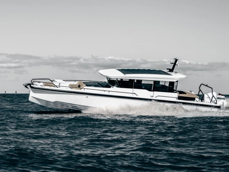 Yacht charter La Trinité-sur-Mer cheap Axopar 37 XC Cross Cabin