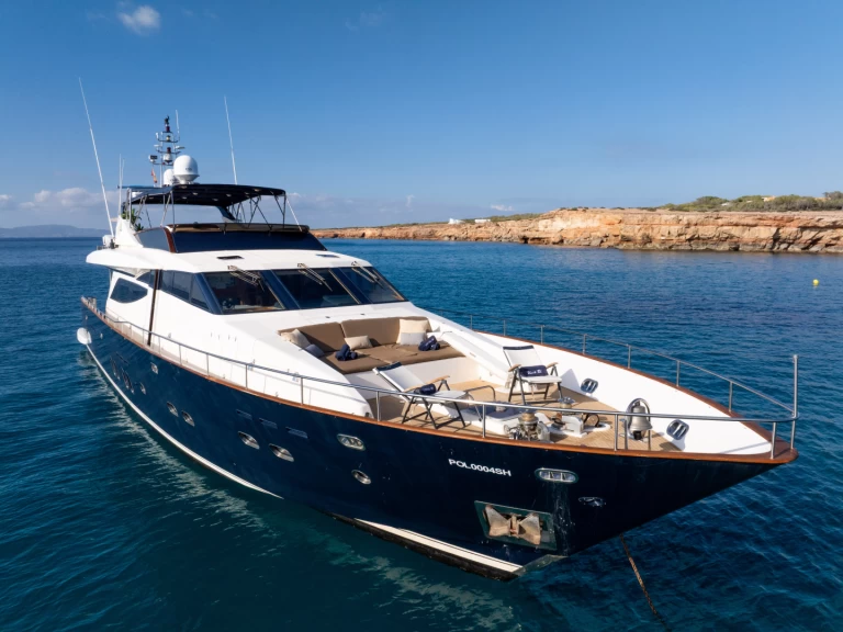 Rent a Guy Couach Guy Couach 2800 Ibiza Magna