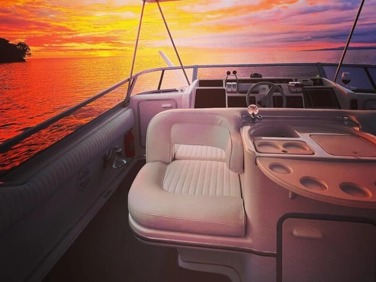 Bareboat Rental Luxury Yacht Sea Ray with a boat licence