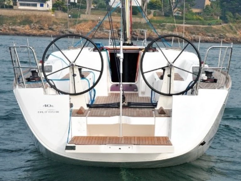 Sailboat rental in La Trinité-sur-Mer - Dufour Dufour 40 E Performance
