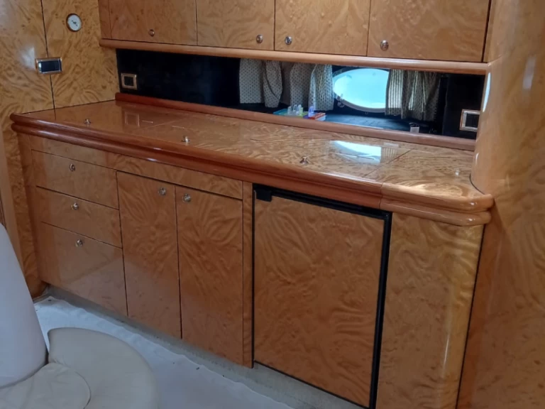 Boat rental Sunseeker Camargue 51 in Spain on Samboat
