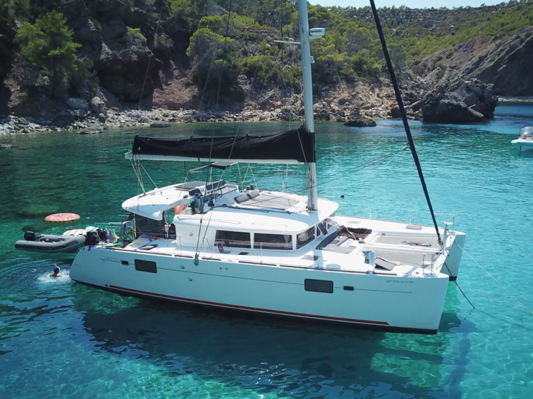 Bareboat Rental Catamaran Lagoon with a boat licence