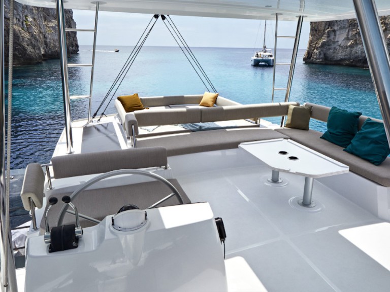 Bali Bali 4.8 (5+1 cab) charter bareboat or captained in  Lávrio