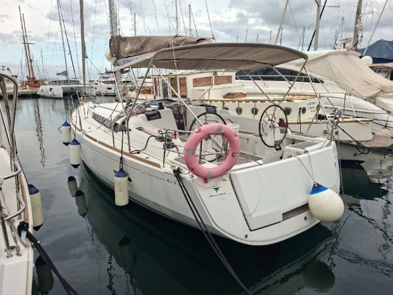 Sailboat for rent Propriano at the best price