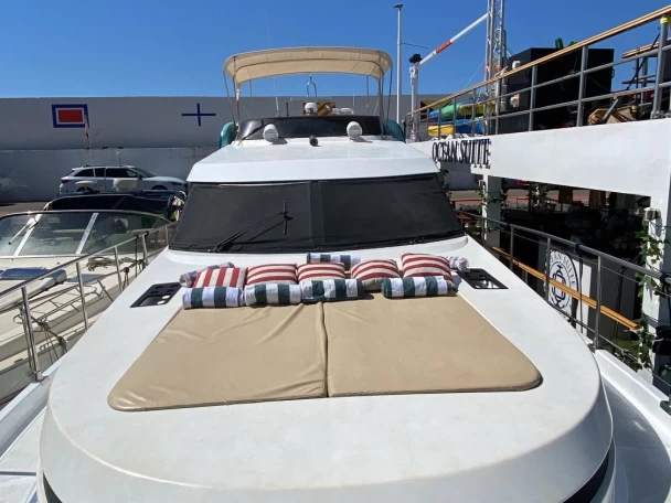 Boat rental Astondoa Astondoa 50 GL in Marbella on Samboat