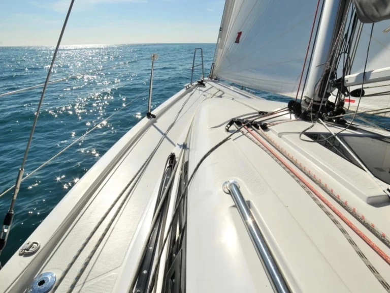 Sailboat rental in Porto Antico di Genova - Elan E3