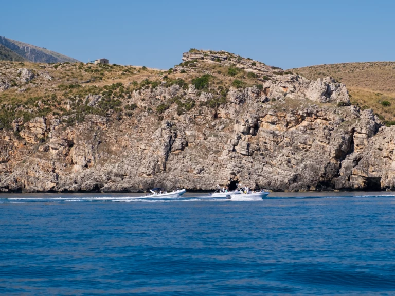 Bareboat Rental Motorboat bluline cantiere tancredi with a boat licence