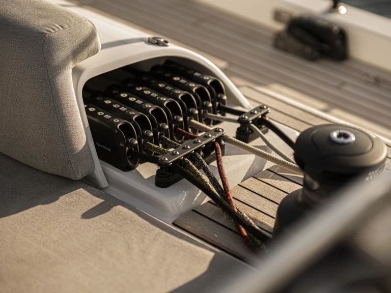 Sailboat for rent Lávrio at the best price