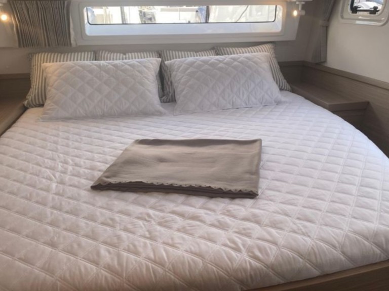 Catamaran for rent Lefkáda at the best price