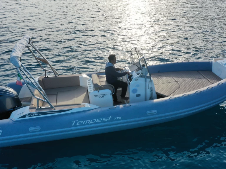 Bareboat Rental RIB Capelli with a boat licence