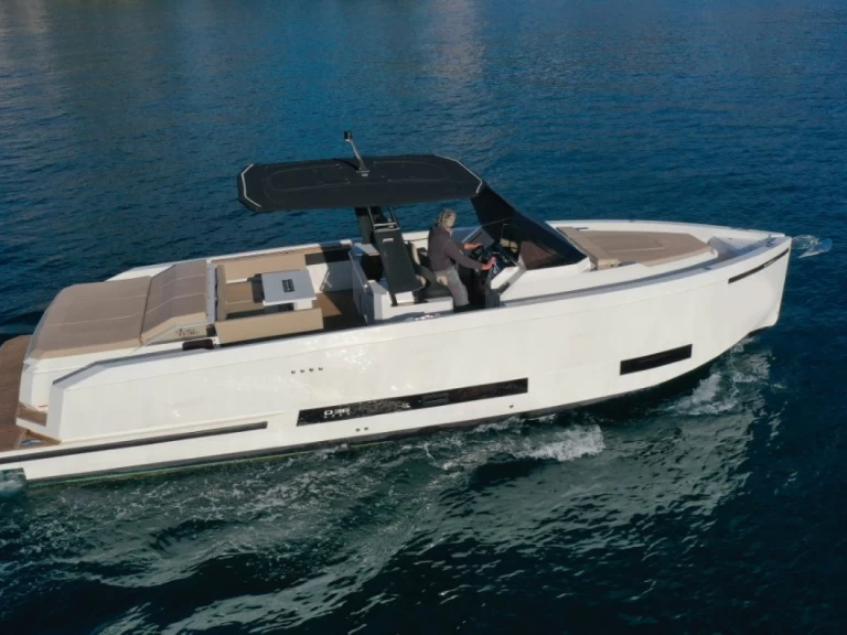 De Antonio D-36 in Santa Margherita Ligure on SamBoat