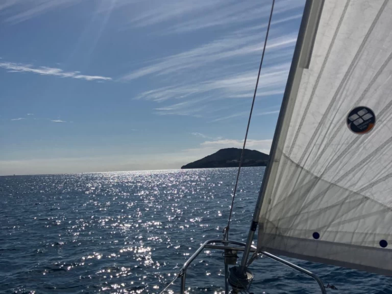 Sailboat for rent Le Cap d'Agde at the best price