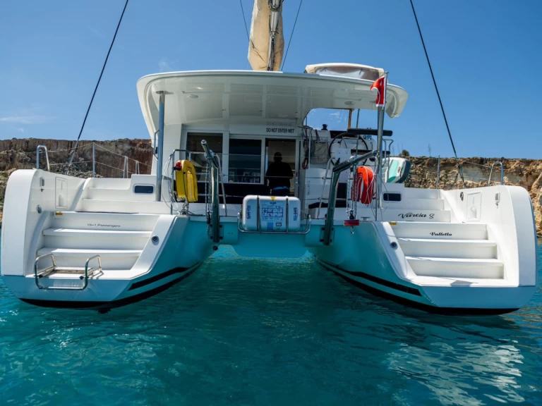 Yacht charter Ta' Xbiex cheap Lagoon 39