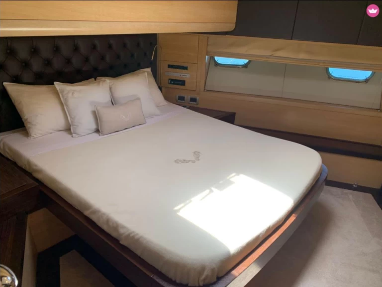 Motorboat rental in Gardens Yacht Marina - Leopard Leopard 23