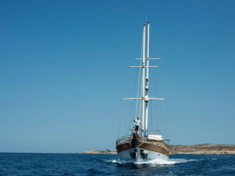 Rent a Stalen Zeiljacht Motiva 39 Buġibba