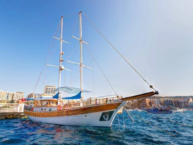 Yacht charter Buġibba cheap Motiva 39