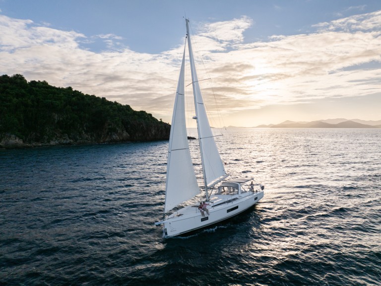 Boat rental Bénéteau Oceanis 51.1 in Road Town on Samboat