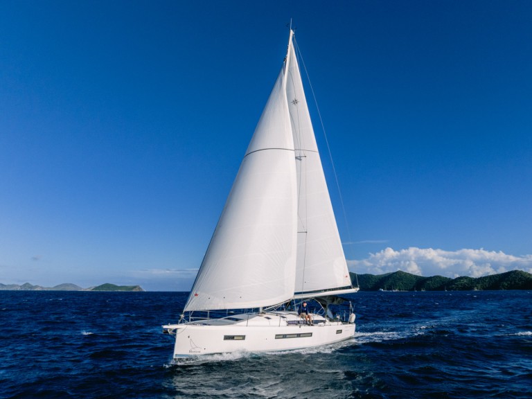 Sailboat for rent Road Town at the best price