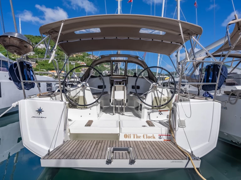 Sailboat for rent Road Town at the best price