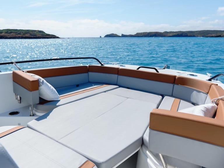 Rent a Bénéteau Flyer 8 SPACEdeck Mahón