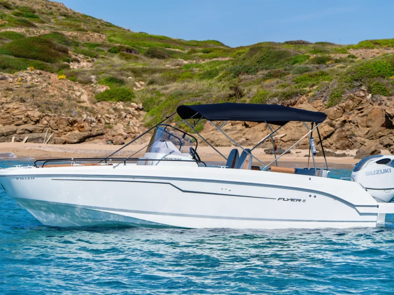 Yacht charter Mahón cheap Flyer 8 SPACEdeck