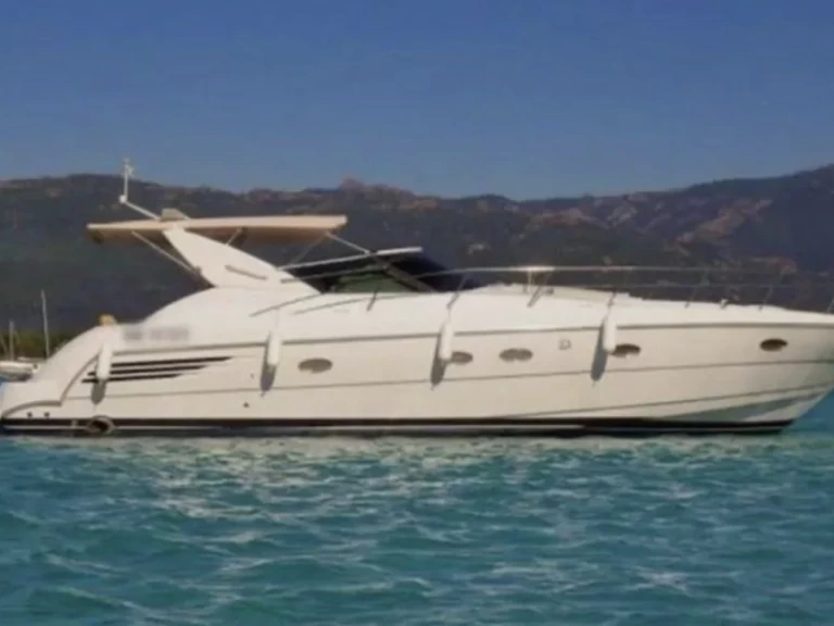 Bareboat Rental Motorboat Trojan with a boat licence