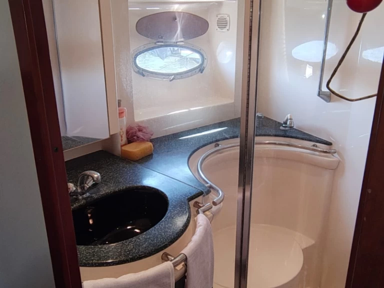 Trojan Carver 440 in Terracina on SamBoat