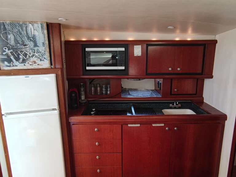 Rent a Trojan Carver 440 Terracina