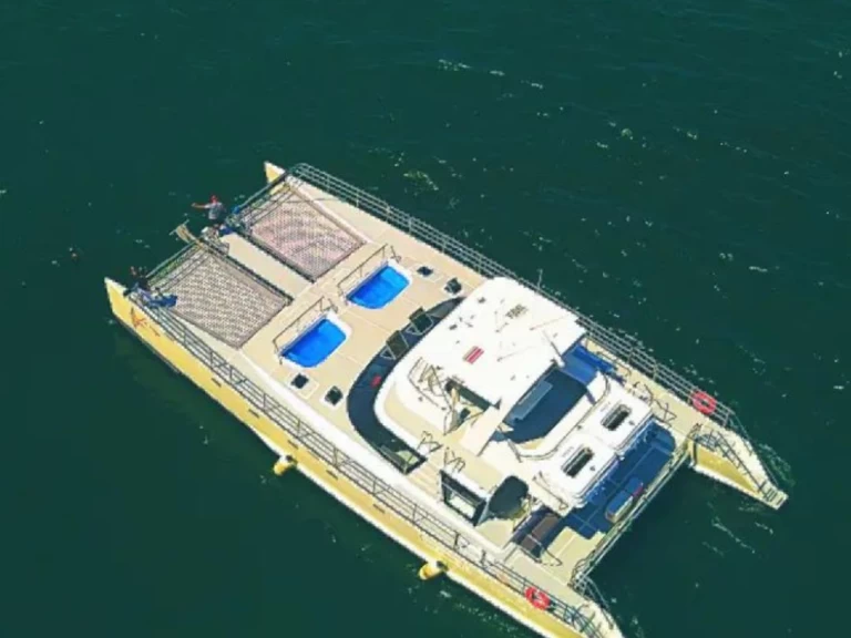 Rent a Twin Cat Twin Cat 73FT Puntarenas