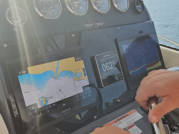 Yacht charter Sorrento cheap 3100 Offshore