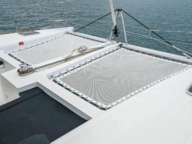 Yacht charter Key West cheap 450F