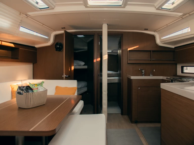 Boat rental Bénéteau Oceanis 40.1 in Olbia on Samboat