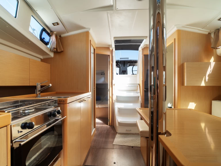 Bareboat Rental Sailboat Bénéteau with a boat licence