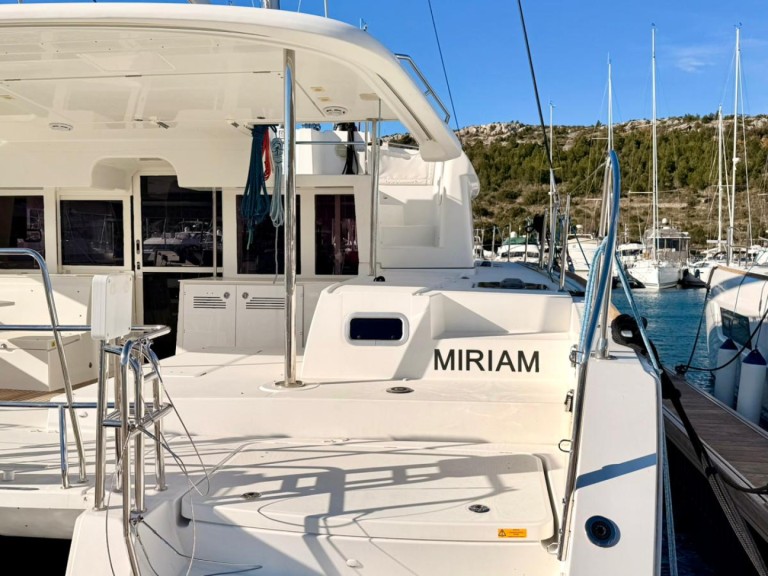 Boat rental Lagoon Lagoon 450 F in Primošten on Samboat
