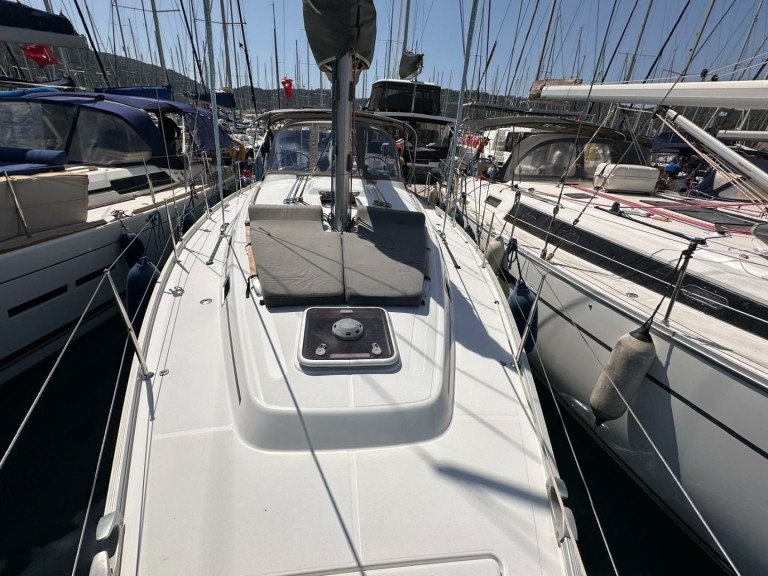 Sailboat rental with or without captain Bénéteau Fethiye