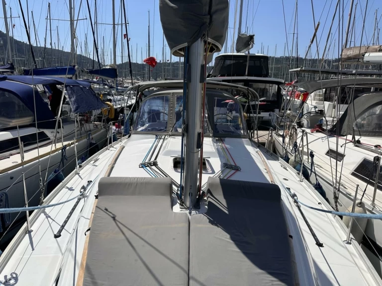 Bareboat Rental Sailboat Bénéteau with a boat licence