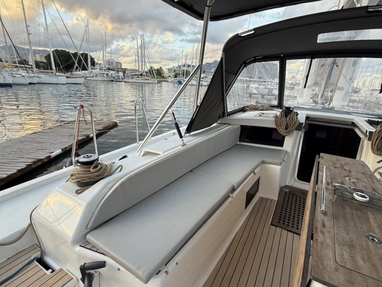 Rent a Dufour Dufour 530 Palermo