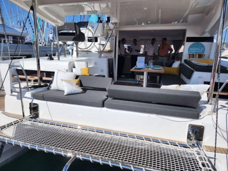 Catamaran rental in Bas du Fort - Lagoon Lagoon 43