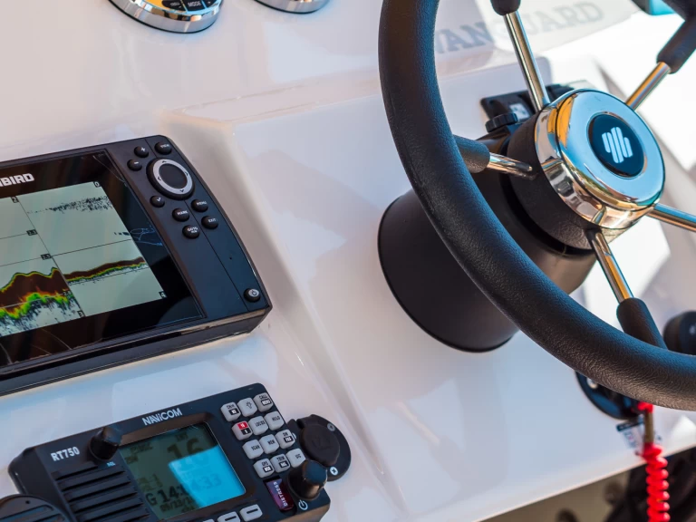 Vanguard DR900-Family in Palma de Mallorca on SamBoat