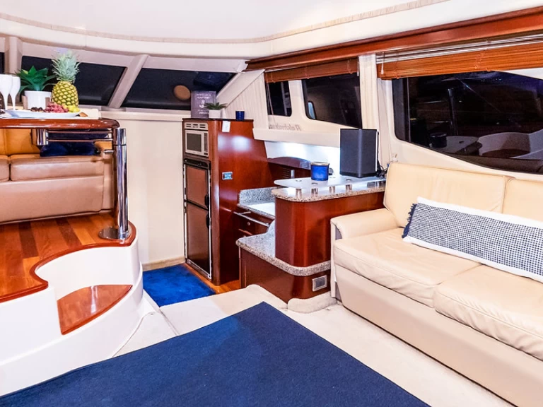 Luxury Yacht rental with or without captain Sea Ray Miami Beach