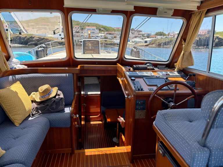 Menorquin-Yachts Menorquin Yachts 120 charter bareboat or captained in  Mahón