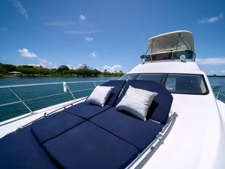 Luxury Yacht for rent Miami Beach at the best price