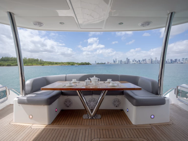 Bareboat Rental Luxury Yacht Sunseeker with a boat licence