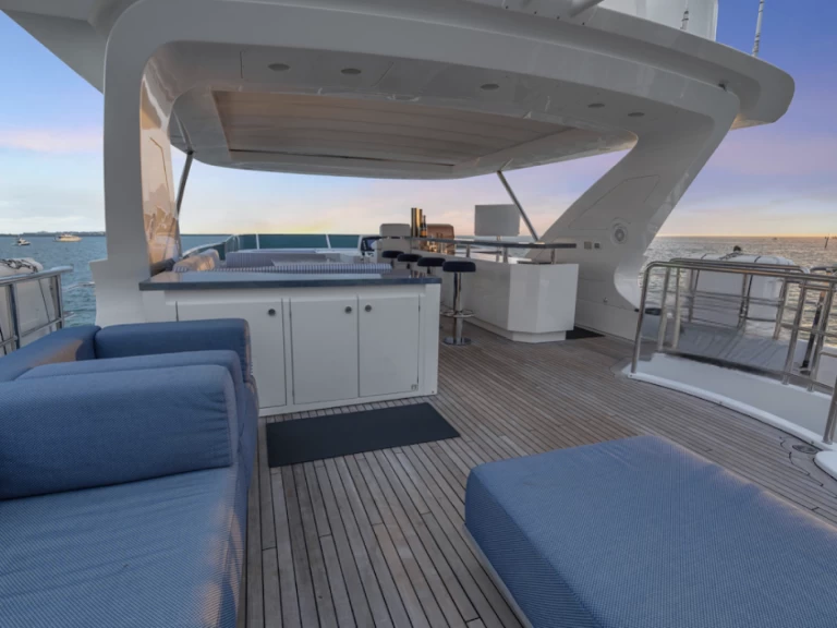 Luxury Yacht rental with or without captain Azimut Miami