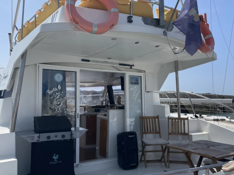 Yacht charter Lisbon cheap Highland 35